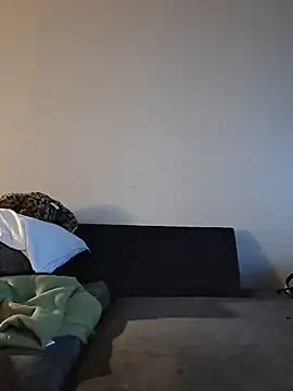 LadySn0w26 online show from 04/15/26, 03:01