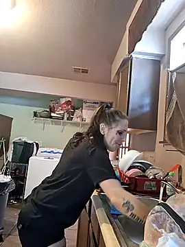 LadySn0w26 online show from 03/04/26, 04:04