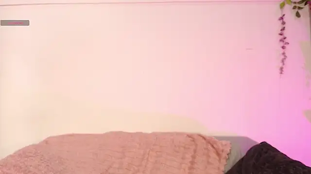 chloe peach  online show from 05/17/26, 12:38