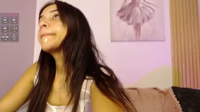 Snapshot of chloe_peach_ chatting on 04/16/26, 12:06 chloe peach online show from 04/16/26, 12:06