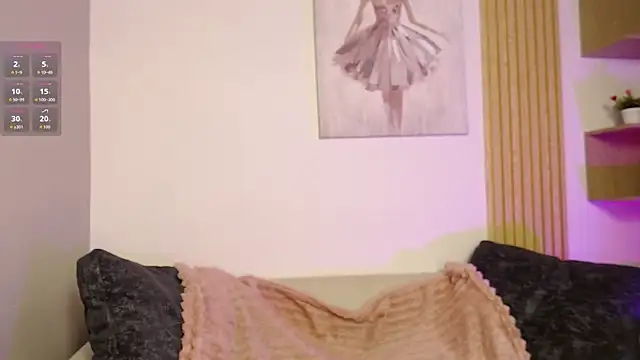 Snapshot of chloe_peach_ chatting on 04/14/26, 12:54 chloe peach online show from 04/14/26, 12:54