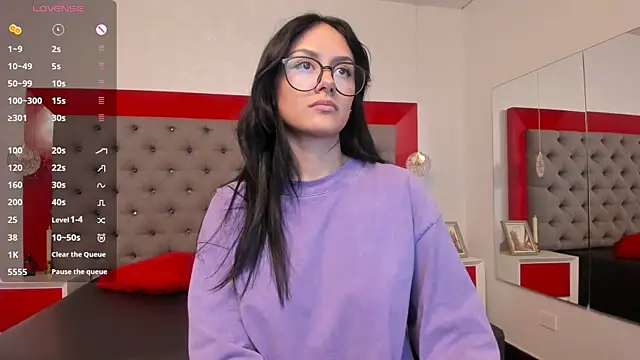 NiccolleHall online show from 02/10/26, 01:10