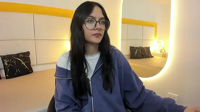 NiccolleHall online show from 02/27/26, 02:06