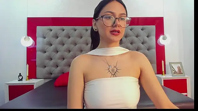 NiccolleHall online show from 01/16/26, 12:53