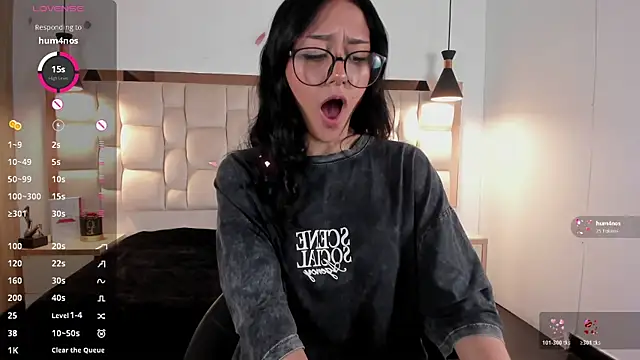 NiccolleHall online show from 02/14/26, 07:47