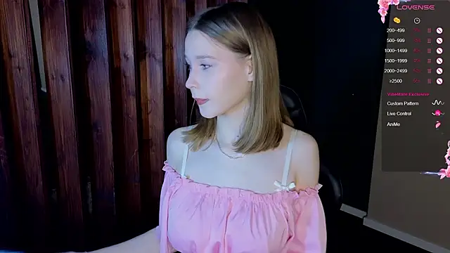 Snapshot of vickky_shy chatting on 02/07/26, 05:21 vickky shy online show from 02/07/26, 05:21