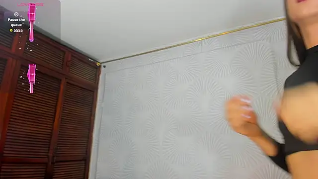 Snapshot of kaly_honey chatting on 02/28/26, 02:50 kaly honey online show from 02/28/26, 02:50