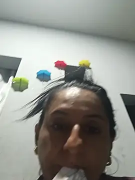 Snapshot of Luna_seductora12 chatting on 02/21/26, 02:35 Luna seductora12 online show from 02/21/26, 02:35