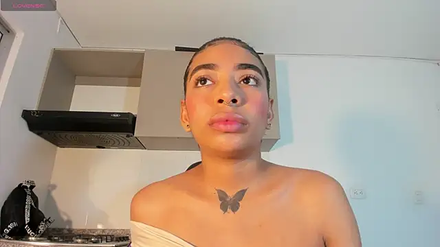 Scarlet Vixen  online show from 04/11/26, 12:42