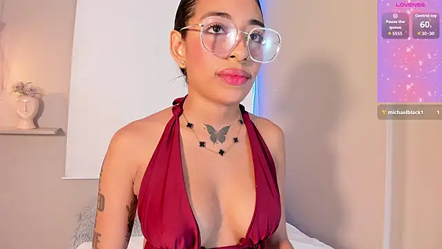 Snapshot of Scarlet_Vixen_ chatting on 06/07/26, 03:06 Scarlet Vixen online show from 06/07/26, 03:06