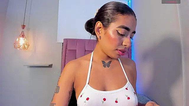 Scarlet Vixen  online show from 05/20/26, 03:47