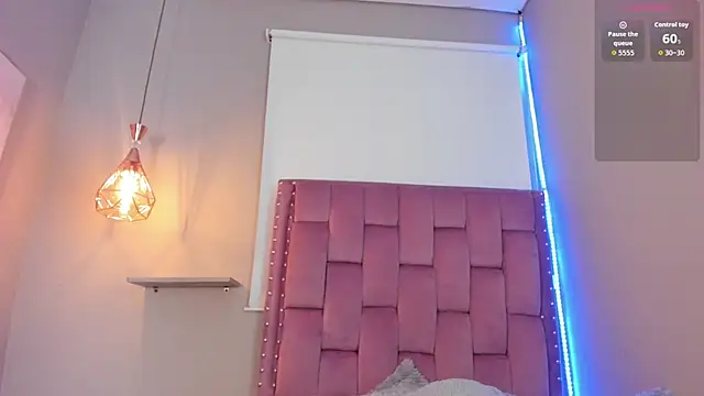 Scarlet Vixen  online show from 03/10/26, 12:42