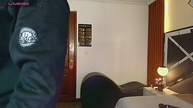 Ambarross  online show from 05/02/26, 12:54