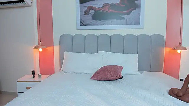 EmmaBoyd online show from 02/12/26, 11:43