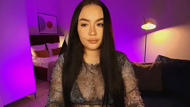 tinafox  online show from 02/18/26, 08:22