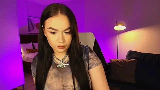 tinafox  online show from 01/17/26, 08:40