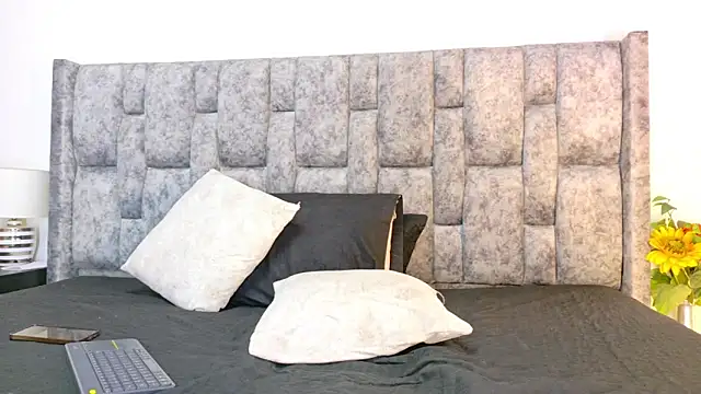 samirths boy  online show from 04/15/26, 07:58