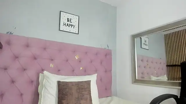 Snapshot of amber__moon1 chatting on 01/17/26, 07:17 amber moon1 online show from 01/17/26, 07:17