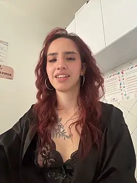 Snapshot of elodie_rouge chatting on 04/18/26, 07:07 elodie rouge online show from 04/18/26, 07:07