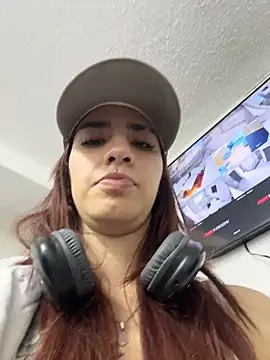 Snapshot of elodie_rouge chatting on 07/06/26, 12:23 elodie rouge online show from 07/06/26, 12:23