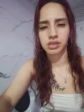 Snapshot of elodie_rouge chatting on 04/10/26, 03:24 elodie rouge online show from 04/10/26, 03:24
