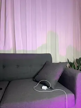 Snapshot of elodie_rouge chatting on 05/15/26, 11:41 elodie rouge online show from 05/15/26, 11:41