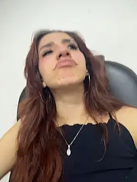 Snapshot of elodie_rouge chatting on 07/03/26, 11:44 elodie rouge online show from 07/03/26, 11:44