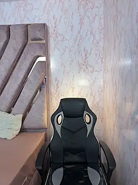 elodie rouge online show from 02/10/26, 12:37