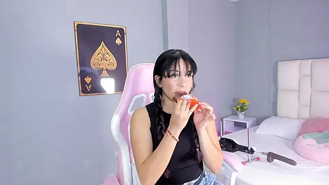 Snapshot of Sofia__Salazar chatting on 02/10/26, 12:04 Sofia Salazar online show from 02/10/26, 12:04