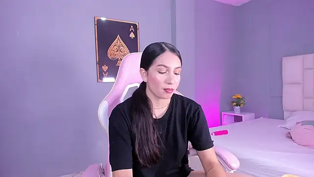 Snapshot of Sofia__Salazar chatting on 02/19/26, 12:24 Sofia Salazar online show from 02/19/26, 12:24