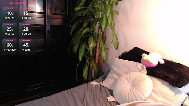 Snapshot of Mia_Volkova_ chatting on 05/02/26, 01:49 Mia Volkova online show from 05/02/26, 01:49