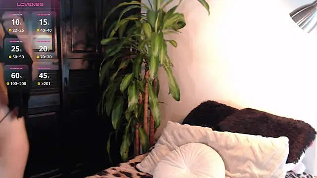 Snapshot of Mia_Volkova_ chatting on 05/23/26, 03:22 Mia Volkova online show from 05/23/26, 03:22