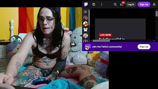 Snapshot of KylaRaven chatting on 04/15/26, 05:02 KylaRaven online show from 04/15/26, 05:02