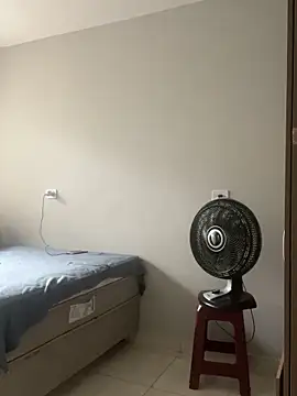 Snapshot of CacauShow01 chatting on 02/20/26, 12:07 CacauShow01 online show from 02/20/26, 12:07