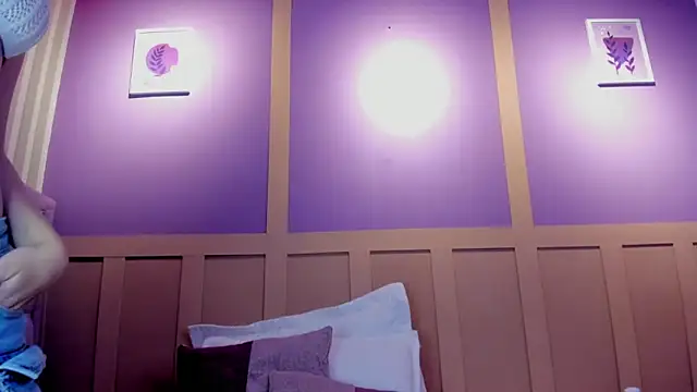 LilithAllenn online show from 04/12/26, 03:10