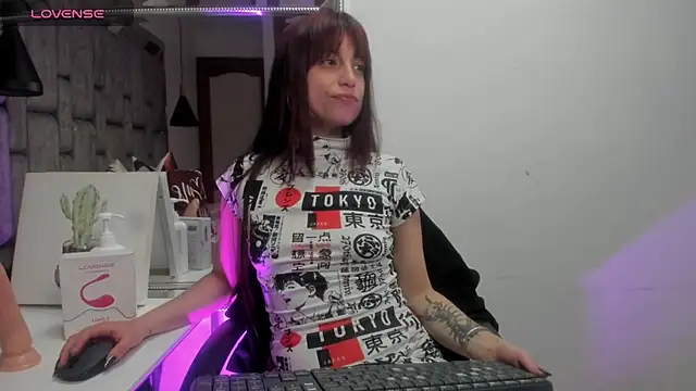 JenniQ69 online show from 07/18/26, 08:17
