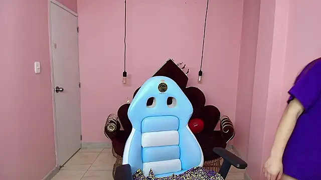 Snapshot of Ashley_benson_x chatting on 02/26/26, 09:48 Ashley benson x online show from 02/26/26, 09:48