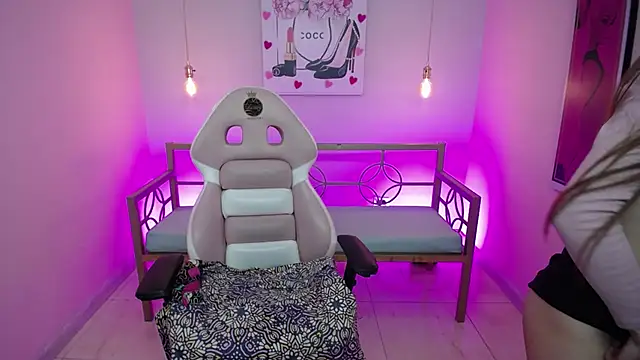 Snapshot of Ashley_benson_x chatting on 03/03/26, 08:38 Ashley benson x online show from 03/03/26, 08:38