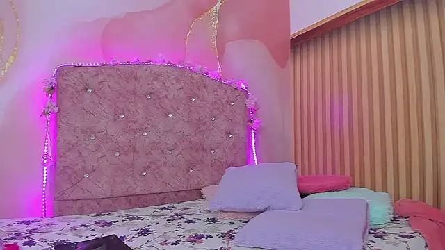 lovely  kiss   online show from 03/10/26, 06:23