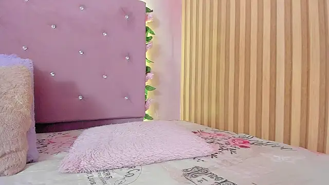 lovely  kiss   online show from 06/01/26, 06:18