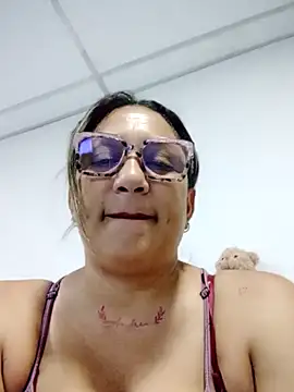 mariacarlota online show from 04/23/26, 03:24