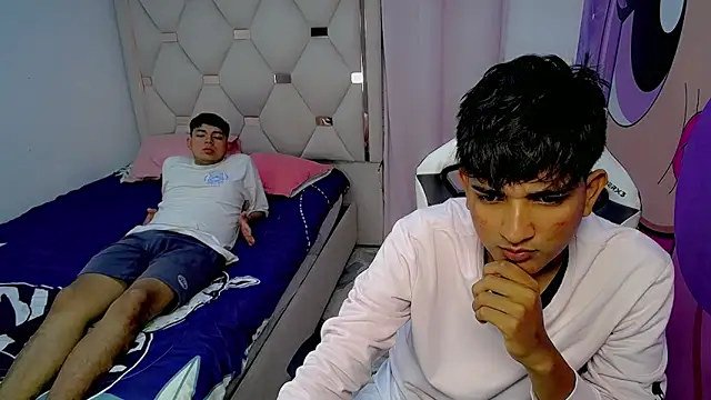 Snapshot of Maxwell_boys chatting on 02/11/26, 03:39 Maxwell boys online show from 02/11/26, 03:39