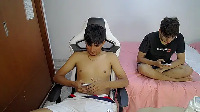 Maxwell boys online show from 03/04/26, 03:47