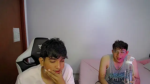 Snapshot of Maxwell_boys chatting on 02/27/26, 03:40 Maxwell boys online show from 02/27/26, 03:40