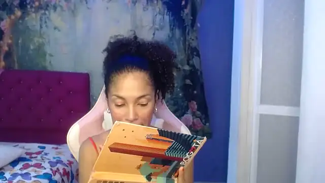 Snapshot of rosa_skinny chatting on 06/21/26, 01:39 rosa skinny online show from 06/21/26, 01:39