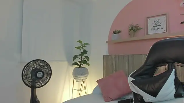 ivette swan online show from 05/01/26, 07:30