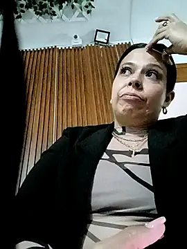 RossyAlvarez online show from 05/02/26, 01:55