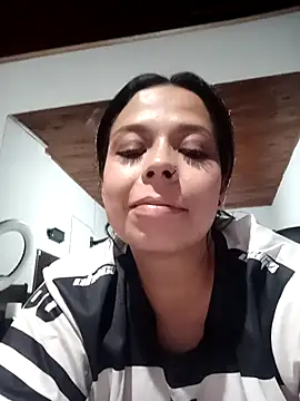 RossyAlvarez online show from 04/28/26, 02:27