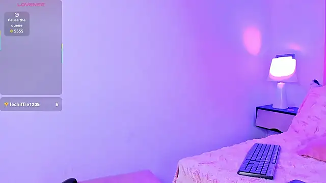 Emma collins01 online show from 04/17/26, 03:31