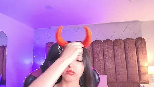 ShadowLune online show from 04/04/26, 07:42